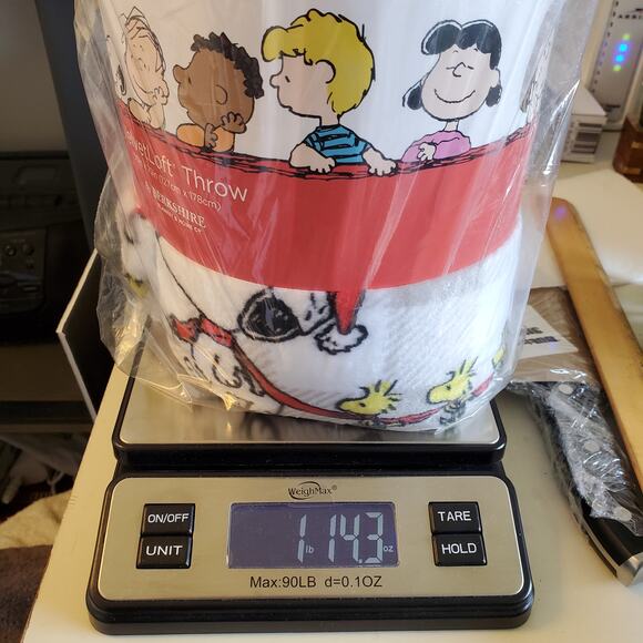 New Peanuts Snoopy Woodstock Fleece Throw 50x70 Christmas White Gray Plaid - Picture 6 of 9